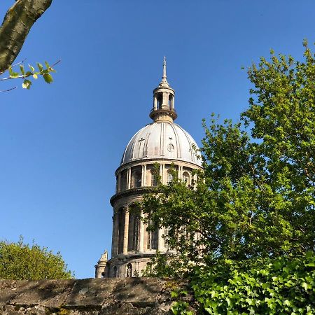 Aux Pieds De La Cathedrale Lägenhet Boulogne-sur-Mer Exteriör bild