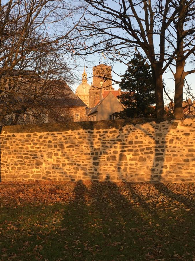 Aux Pieds De La Cathedrale Lägenhet Boulogne-sur-Mer Exteriör bild