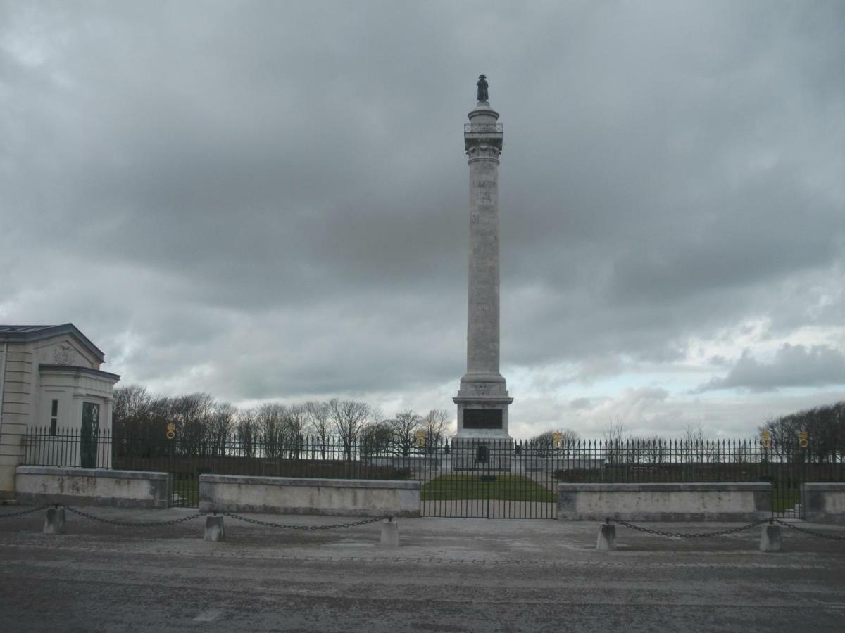 Aux Pieds De La Cathedrale Lägenhet Boulogne-sur-Mer Exteriör bild