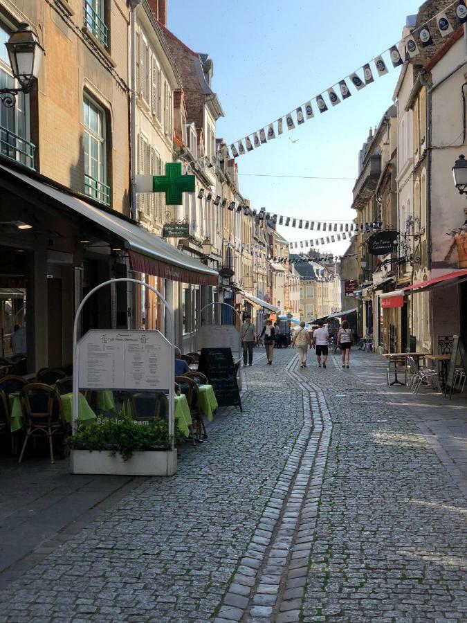 Aux Pieds De La Cathedrale Lägenhet Boulogne-sur-Mer Exteriör bild