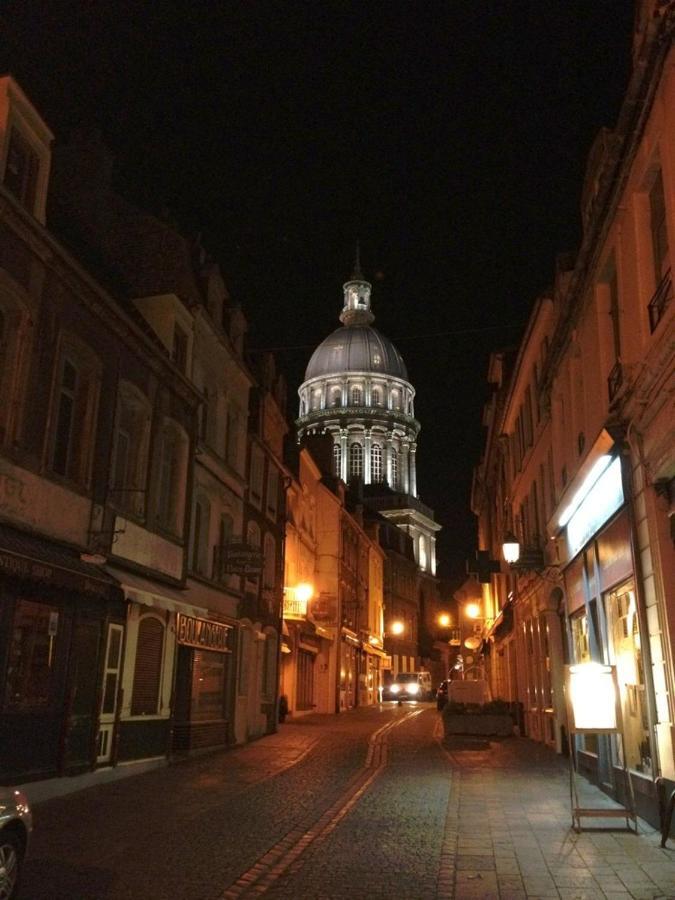 Aux Pieds De La Cathedrale Lägenhet Boulogne-sur-Mer Exteriör bild