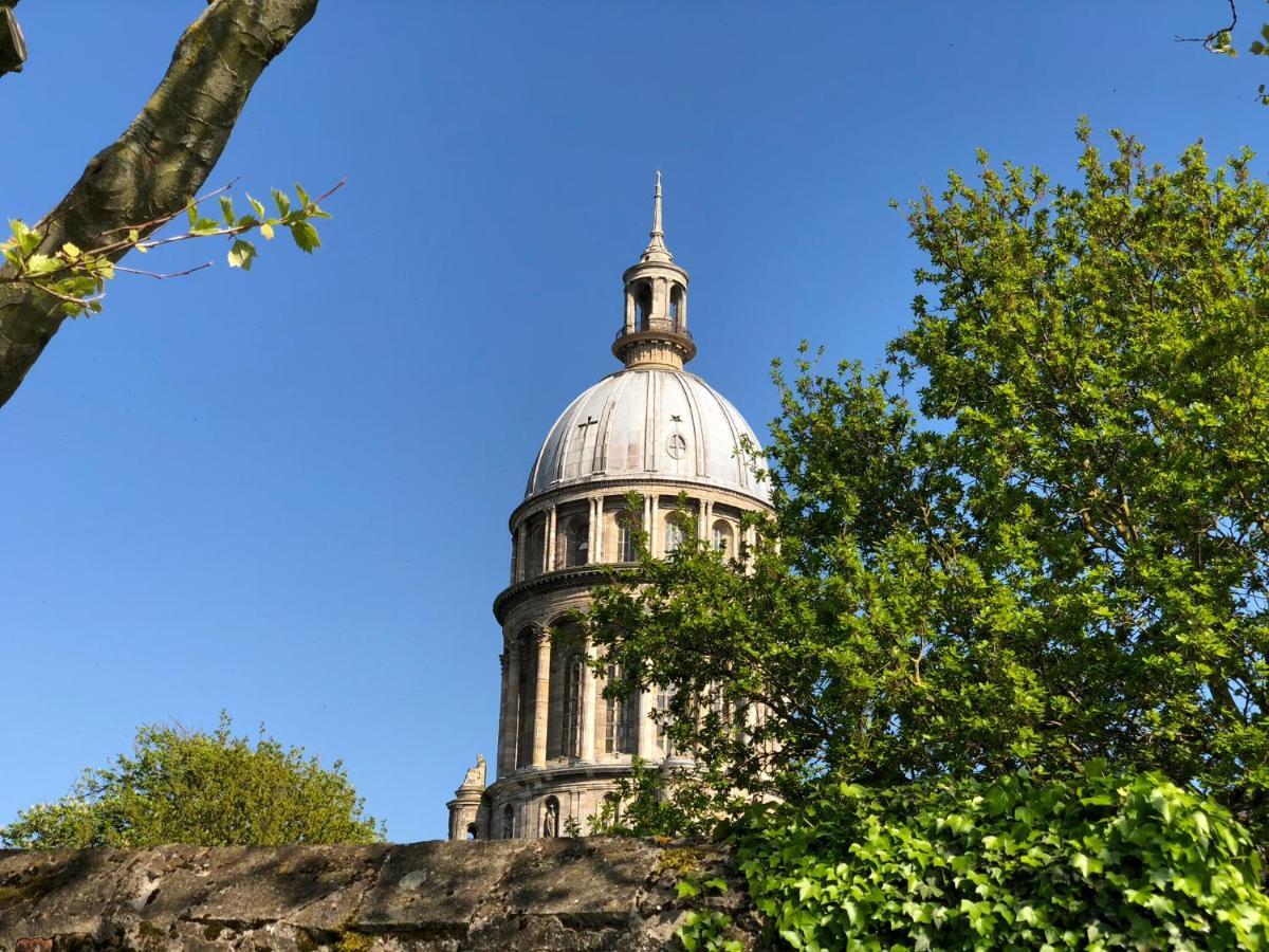 Aux Pieds De La Cathedrale Lägenhet Boulogne-sur-Mer Exteriör bild